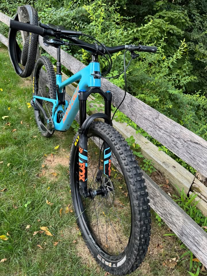2022 Santa Cruz Tallboy C, S build size medium