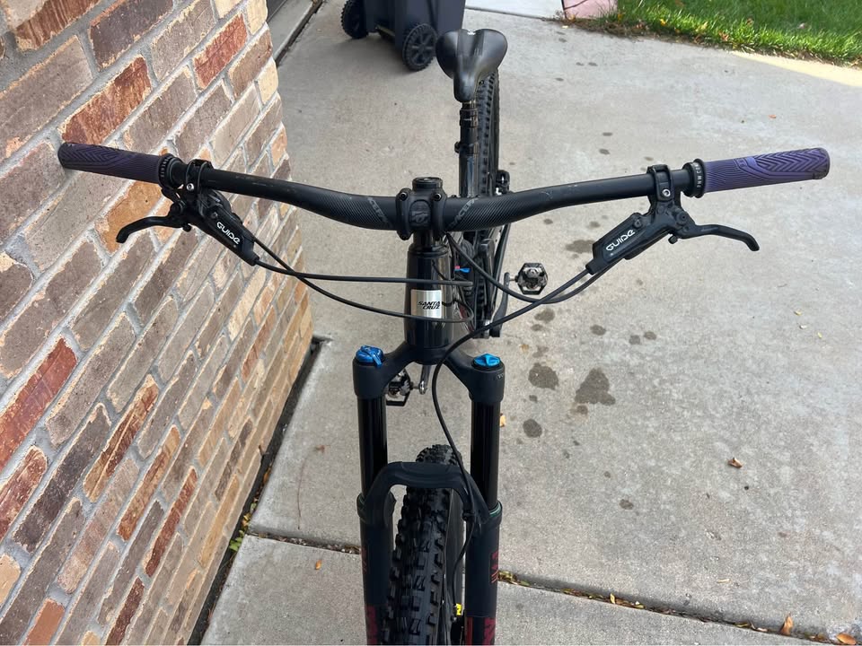 Santa Cruz Full Suspension MTN Bike 27.5 L