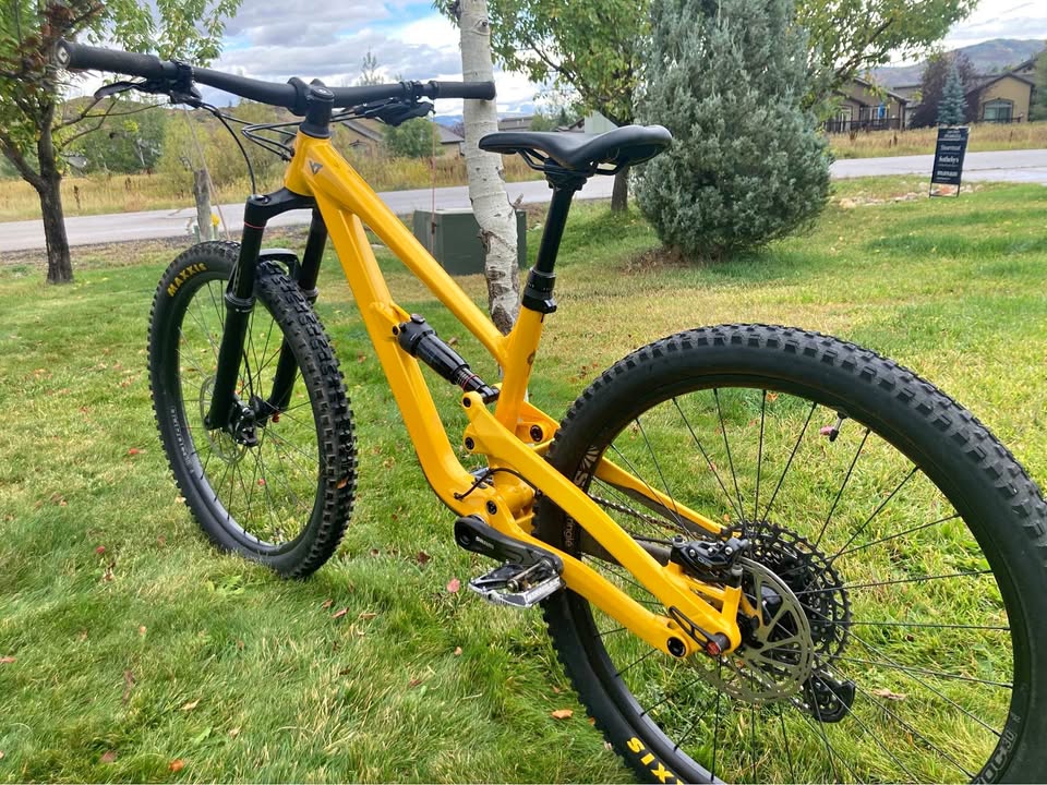 2024 YT Jeffsy Primus 26”