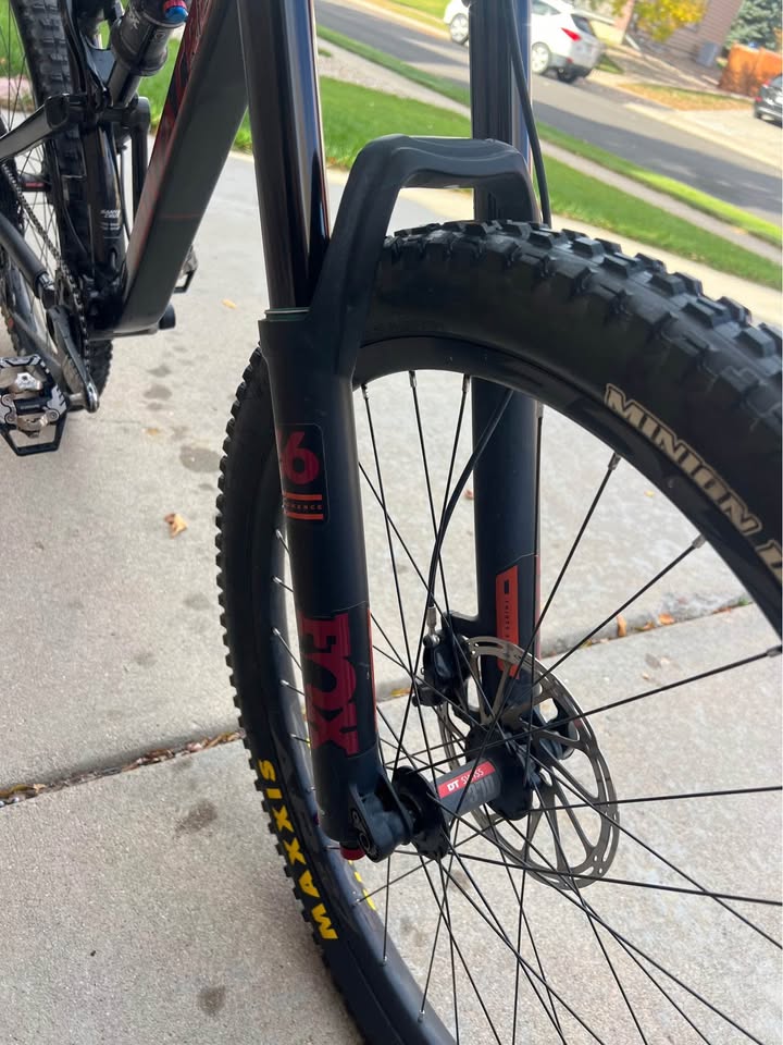 Santa Cruz Full Suspension MTN Bike 27.5 L