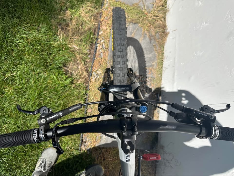 2022 Scott Ransom 600 26” Full Suspension Mountain Bike