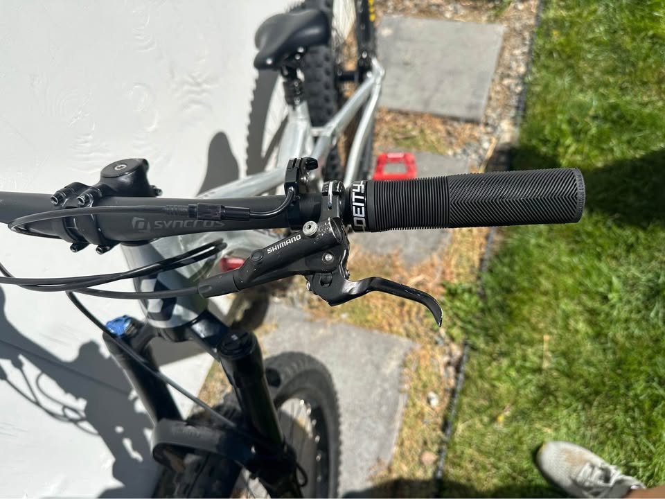 2022 Scott Ransom 600 26” Full Suspension Mountain Bike